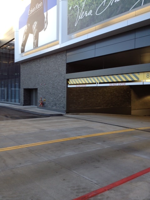 Norstone Charcoal XL Large Stone Veneer used at Parking Garage entrance at Mall of America in Minnesota